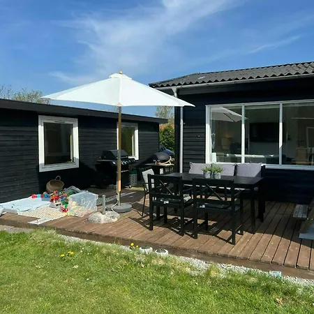Cozy Summer House With Sauna